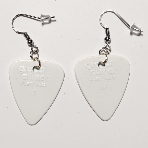 St Patricks Green Shamrock Guitar Pick Earrings Surgical Stainless Steel - Picture 2 of 3